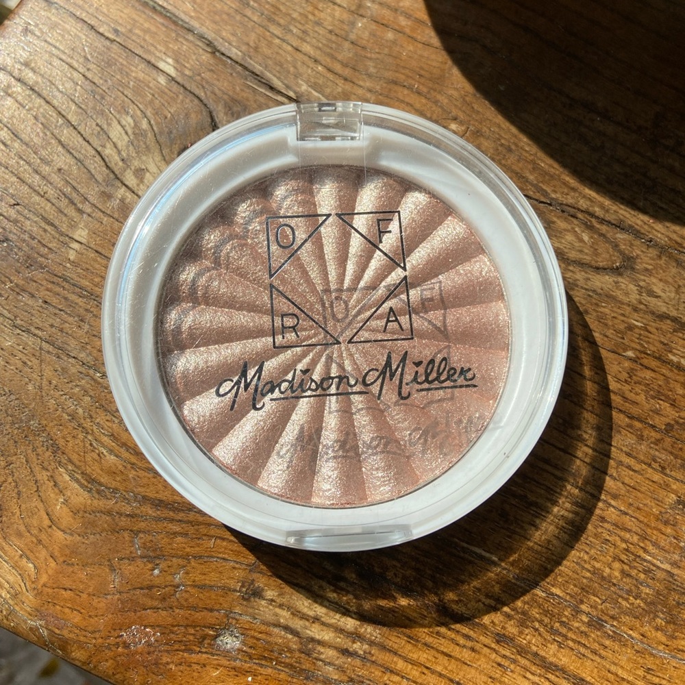 Ofra x Madison Miller Sea Shimmer Highlighter